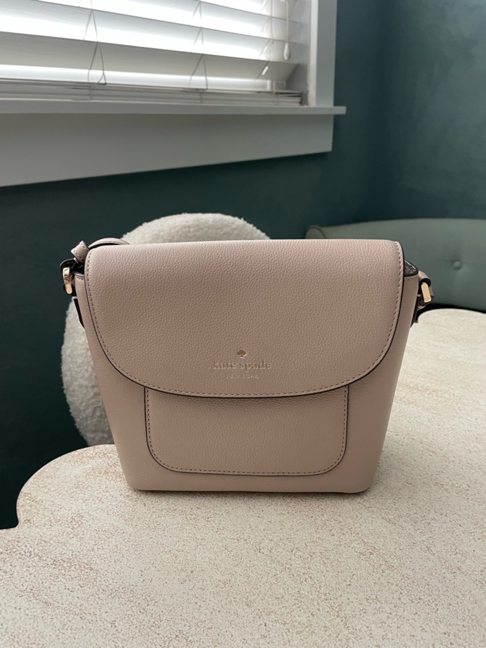 kate spade Elsie warm beige Leather Crossbody Bag - never worn